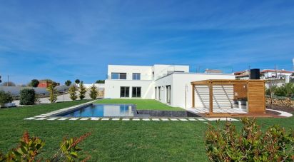 Maison T3 à Atouguia da Baleia de 262 m²