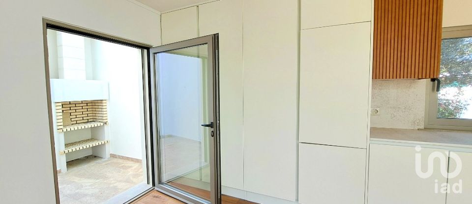 Moradia T3 em Atouguia da Baleia de 262 m²