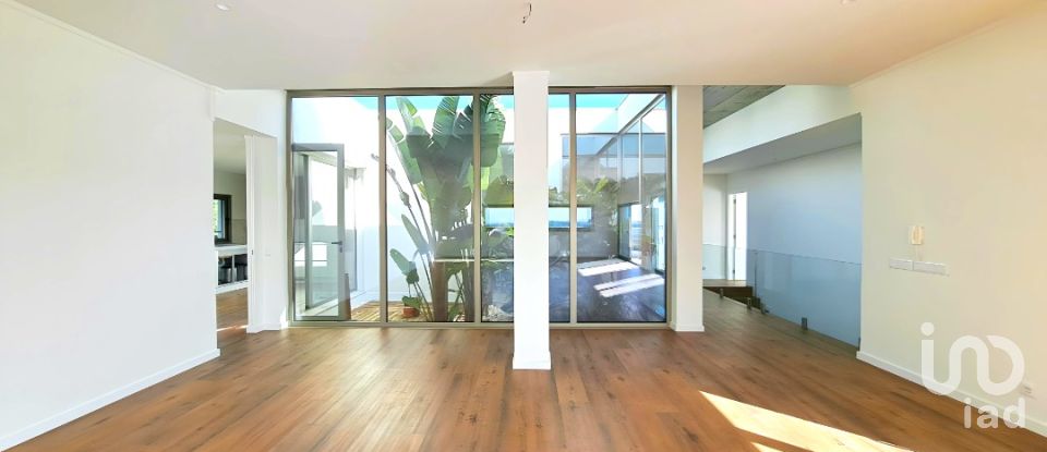 Moradia T3 em Atouguia da Baleia de 262 m²