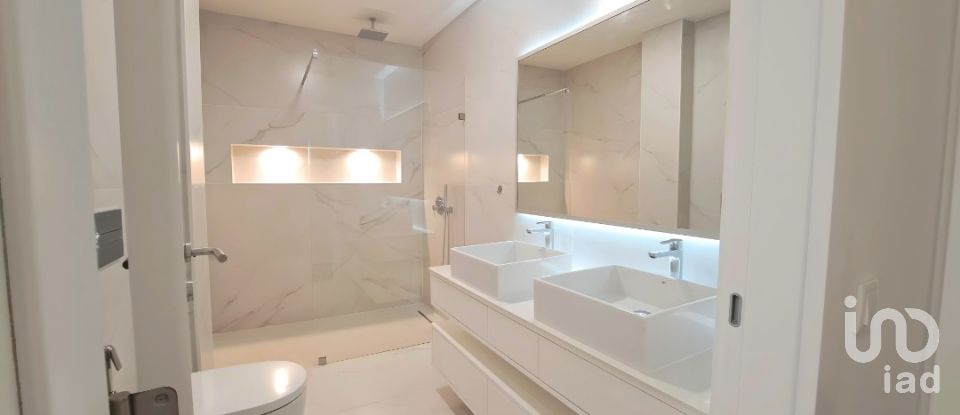 Moradia T3 em Atouguia da Baleia de 262 m²