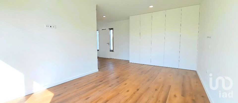 Moradia T3 em Atouguia da Baleia de 262 m²