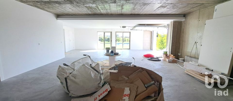 Moradia T3 em Atouguia da Baleia de 262 m²