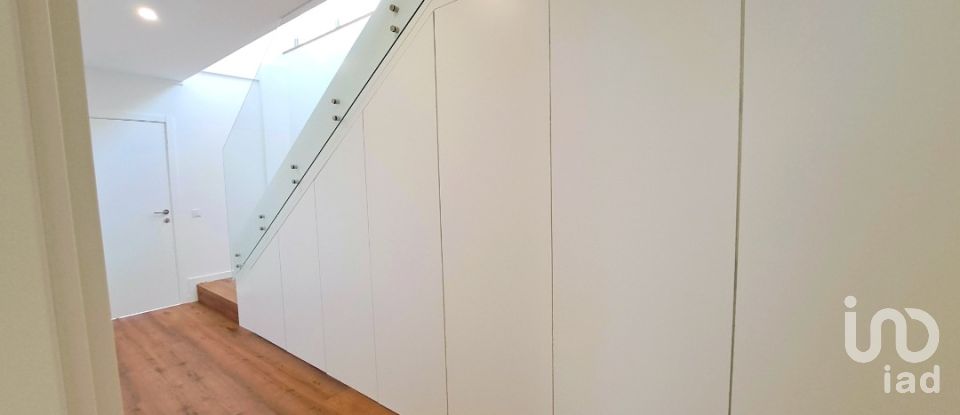 Moradia T3 em Atouguia da Baleia de 262 m²