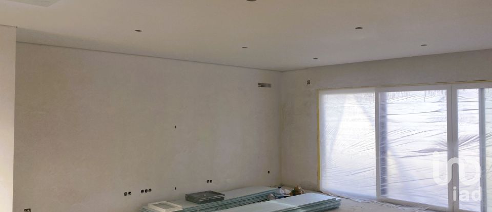 Maison T4 à Azeitão (São Lourenço e São Simão) de 260 m²