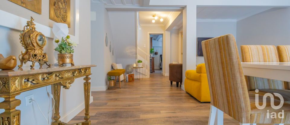 Moradia T4 em Machico de 207 m²