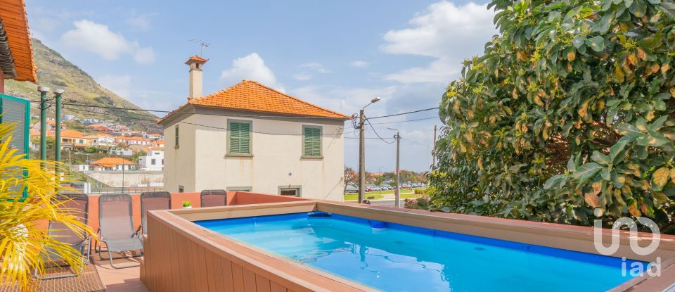 Moradia T4 em Machico de 207 m²