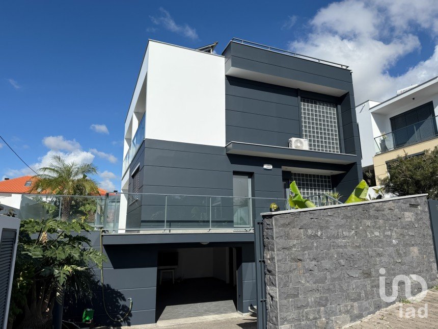 House T3 in Funchal (Santa Maria Maior) of 183 m²