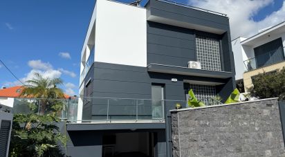 House T3 in Funchal (Santa Maria Maior) of 183 m²
