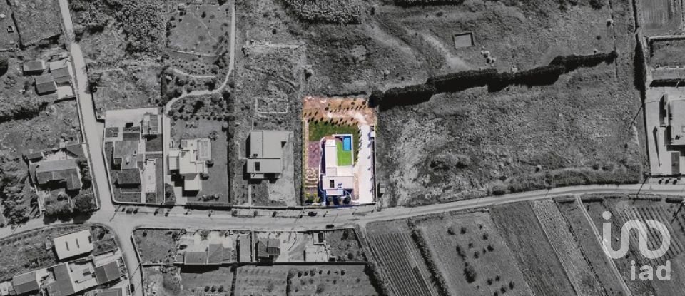 Moradia T3 em Atouguia da Baleia de 262 m²