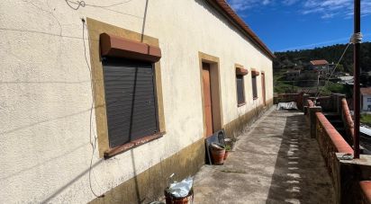 Maison T3 à Sobreira Formosa e Alvito da Beira de 90 m²