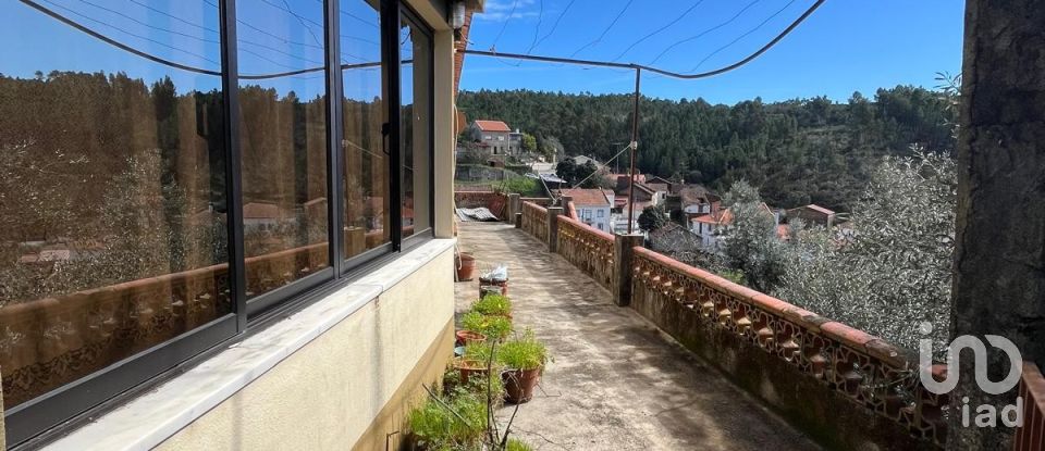 House T3 in Sobreira Formosa e Alvito da Beira of 90 m²