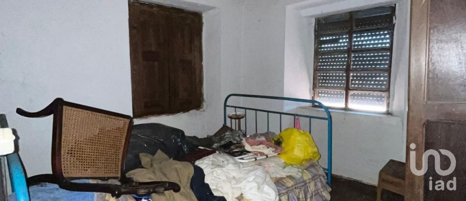 House T3 in Sobreira Formosa e Alvito da Beira of 90 m²