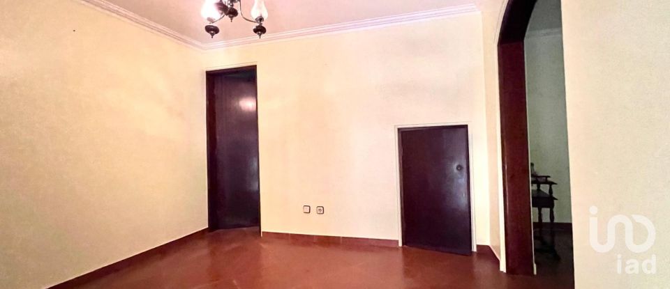 House T4 in A dos Negros of 339 m²