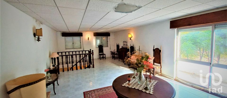 Maison T2 à Santa Bárbara de Nexe de 100 m²