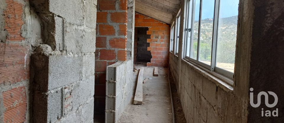 Maison T2 à Santa Bárbara de Nexe de 100 m²