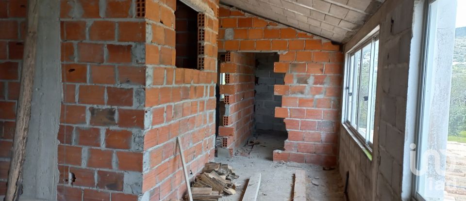 Maison T2 à Santa Bárbara de Nexe de 100 m²