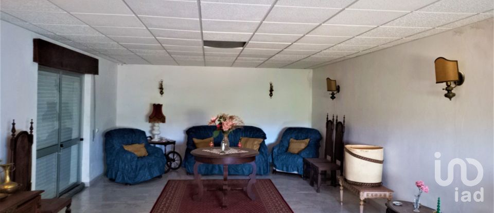 Maison T2 à Santa Bárbara de Nexe de 100 m²