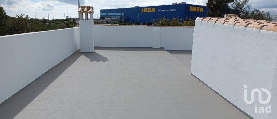 Maison T2 à Santa Bárbara de Nexe de 100 m²