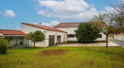 Maison T5 à Campelos e Outeiro da Cabeça de 196 m²