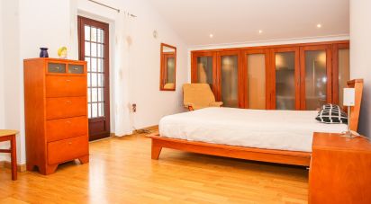 Maison T5 à Campelos e Outeiro da Cabeça de 196 m²