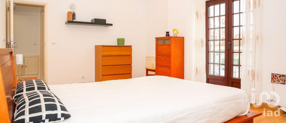 Moradia T5 em Campelos e Outeiro da Cabeça de 196 m²