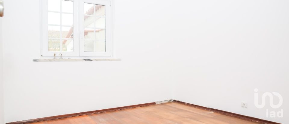 Moradia T5 em Campelos e Outeiro da Cabeça de 196 m²