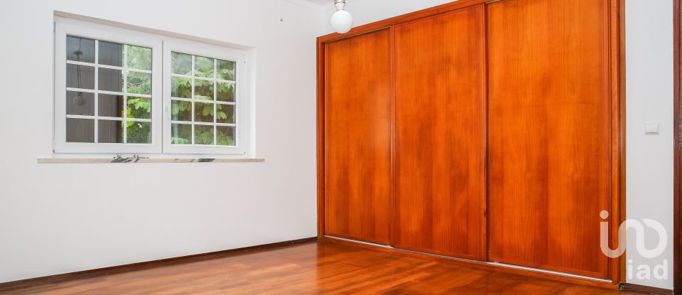 Moradia T5 em Campelos e Outeiro da Cabeça de 196 m²