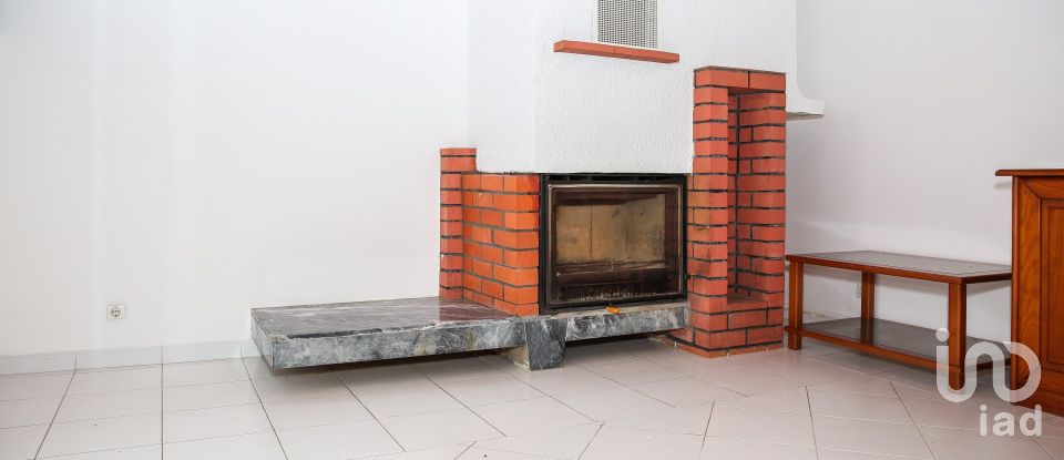 Moradia T5 em Campelos e Outeiro da Cabeça de 196 m²