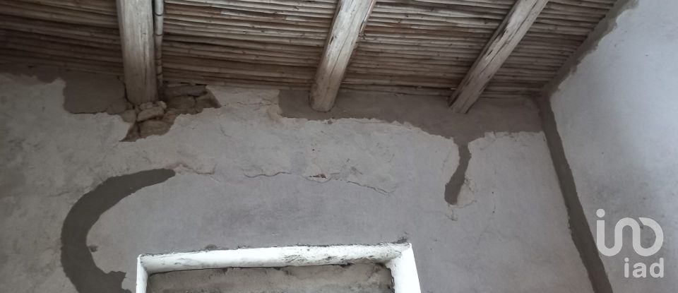 House T4 in Santa Bárbara de Nexe of 172 m²