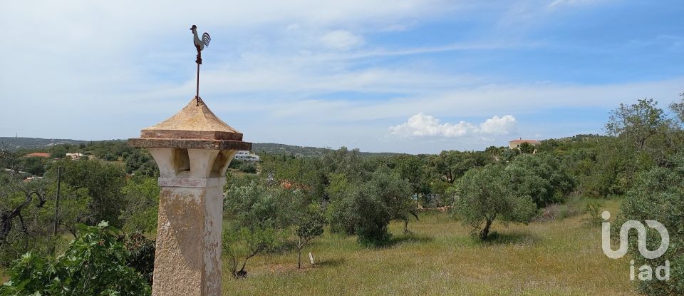 House T4 in Santa Bárbara de Nexe of 172 m²