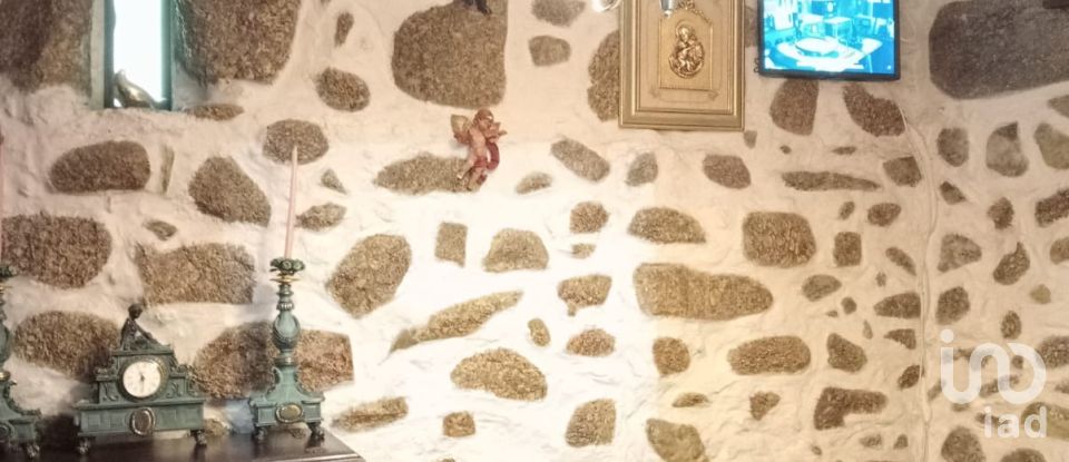 Maison de village T2 à Sousela de 6 500 m²