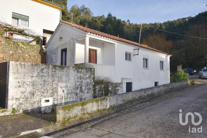 Casa de aldeia T3 em Vila Nova de 70 m²