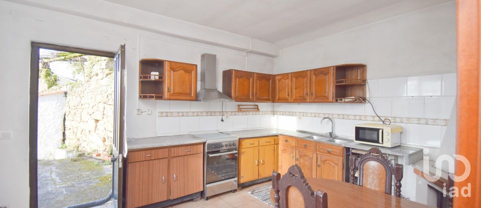 Casa de aldeia T3 em Vila Nova de 70 m²