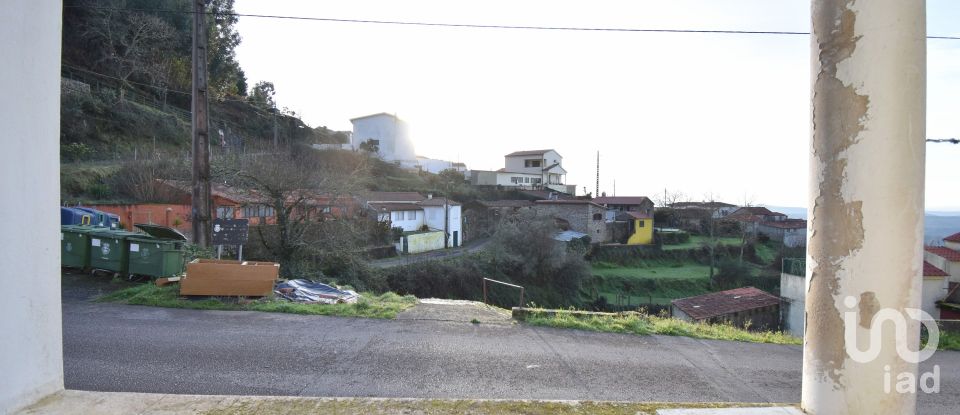 Casa de aldeia T3 em Vila Nova de 70 m²