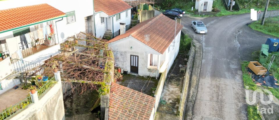 Casa de aldeia T3 em Vila Nova de 70 m²