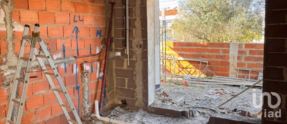 Casa T3 em Fernão Ferro de 140 m²