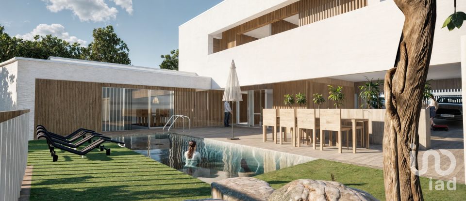 Maison T3 à Palmeira de Faro e Curvos de 230 m²