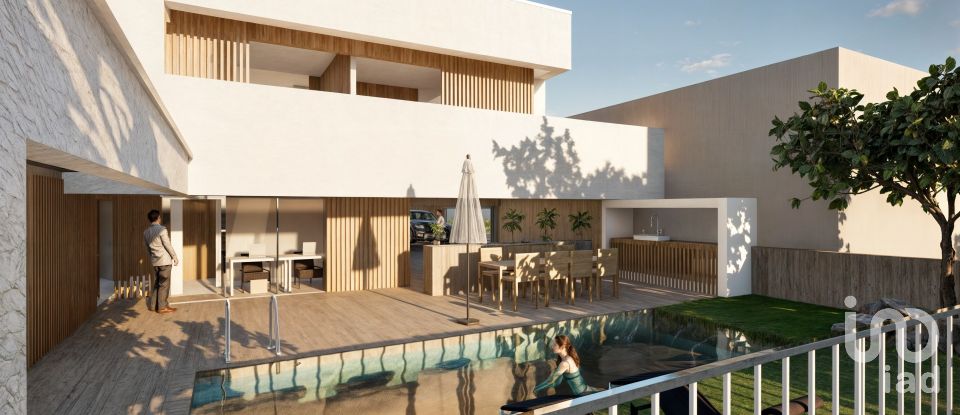Maison T3 à Palmeira de Faro e Curvos de 230 m²