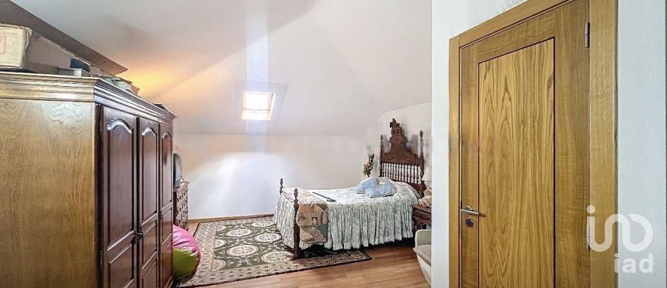 House T4 in Vale de Anta of 450 m²