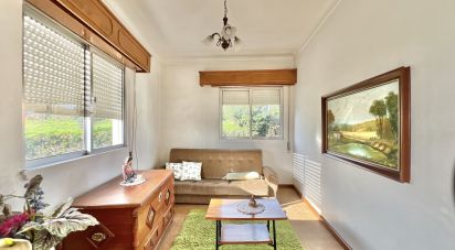 Maison traditionnelle T3 à Cavernães de 317 m²