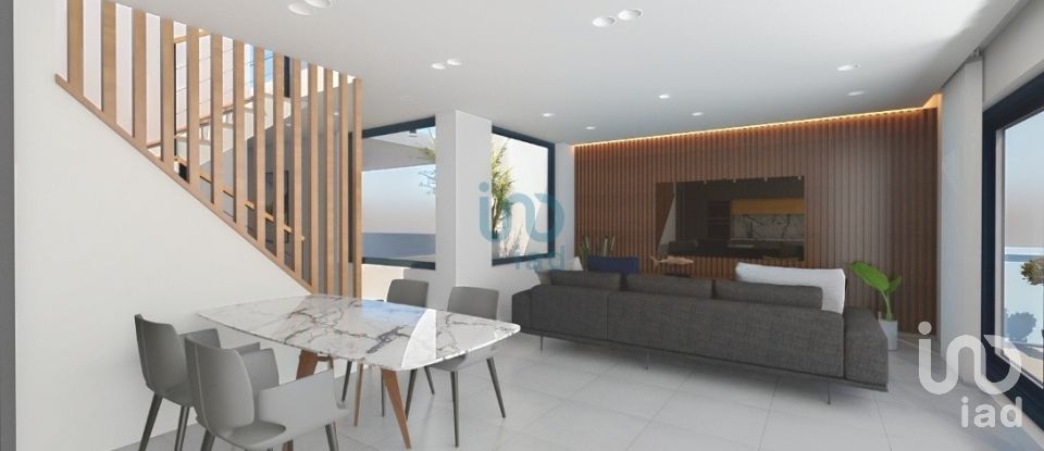 Maison T4 à Estômbar e Parchal de 322 m²