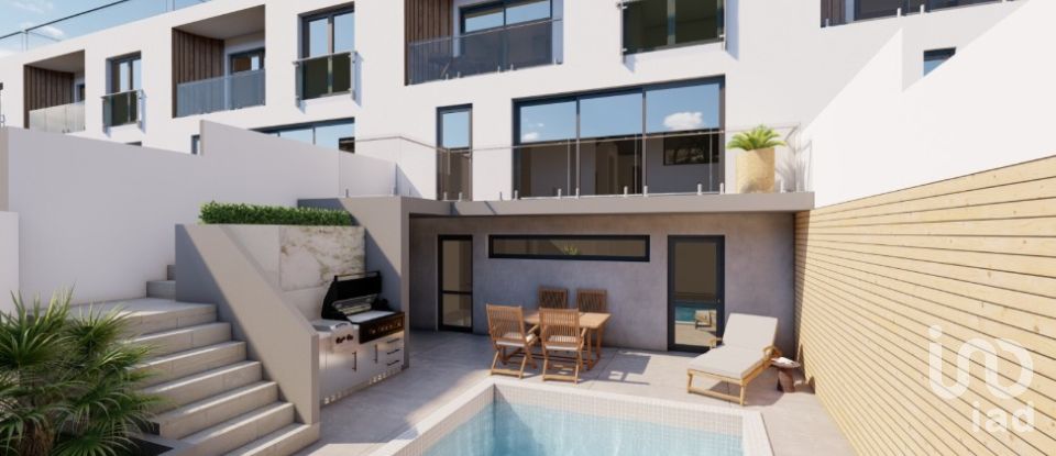 Maison T4 à Estômbar e Parchal de 322 m²