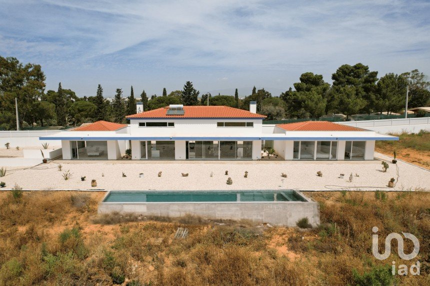 Maison T4 à Ferragudo de 303 m²