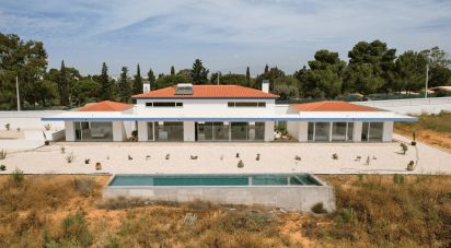 Maison T4 à Ferragudo de 303 m²