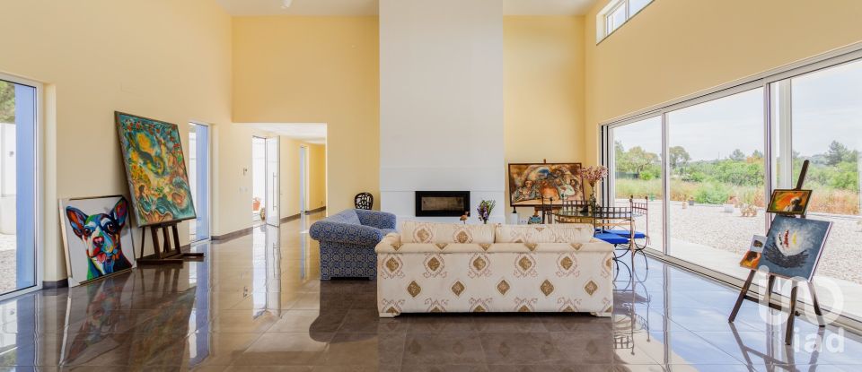 Maison T4 à Ferragudo de 303 m²