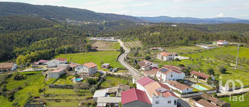 Moradia T1 em Friúmes e Paradela de 42 m²