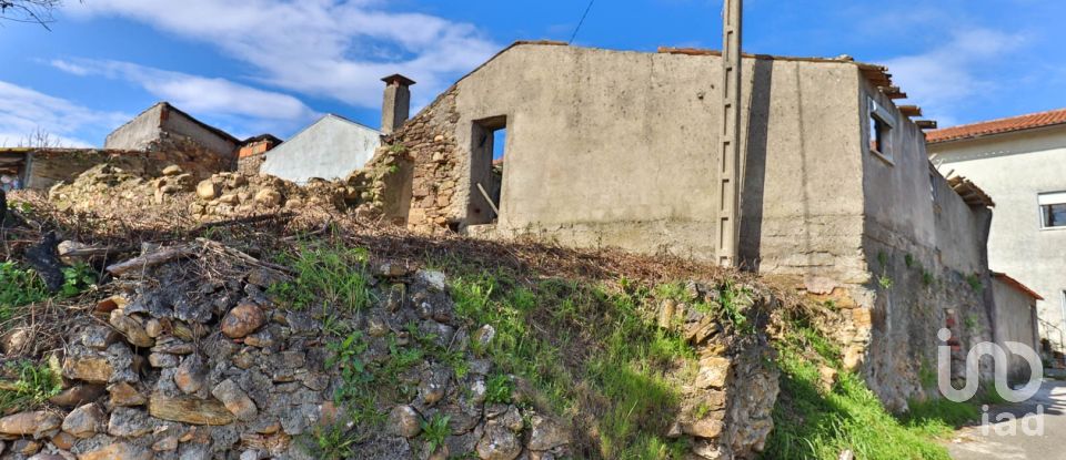 Moradia T1 em Friúmes e Paradela de 42 m²