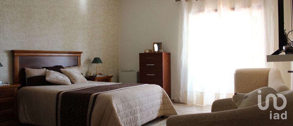 House T5 in Caldas da Rainha - Nossa Senhora do Pópulo, Coto e São Gregório of 315 m²