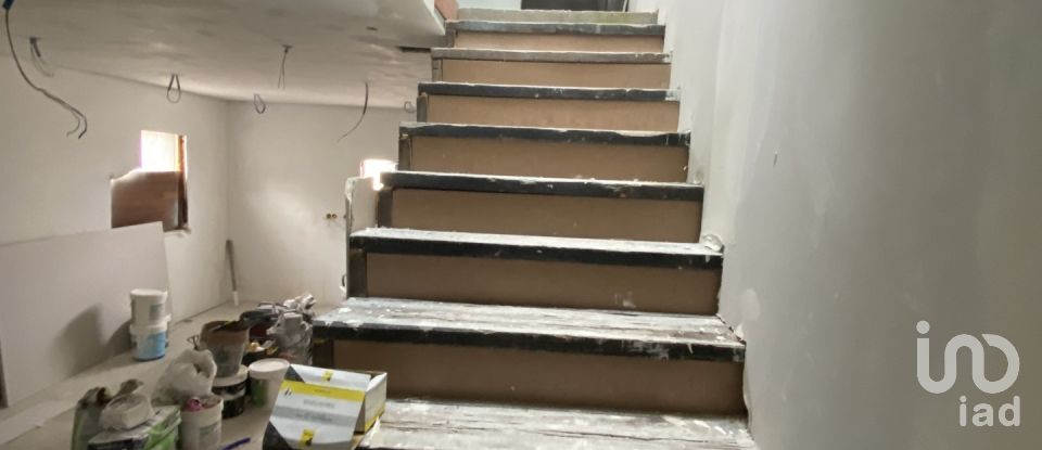 Moradia T2 em Alenquer (Santo Estêvão e Triana) de 84 m²