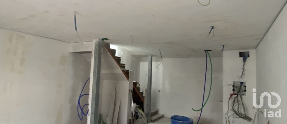 Moradia T2 em Alenquer (Santo Estêvão e Triana) de 84 m²